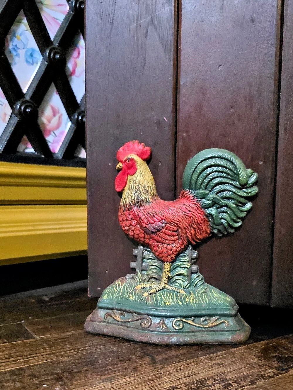 Wright Studios Cast Iron Rooster Doorstop Red & Green